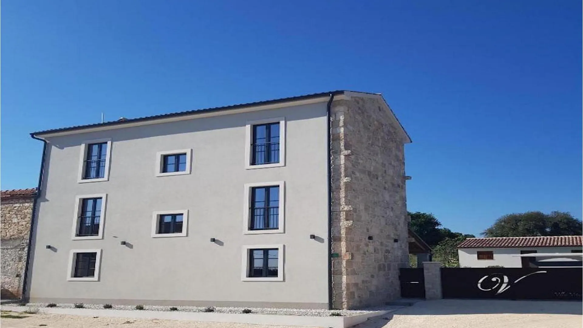 Villa Vitassi Pula 0*,  Croatia